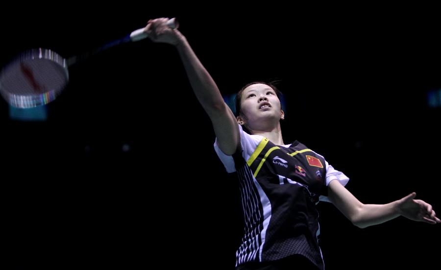 草皮上打滑 草皮上打滑